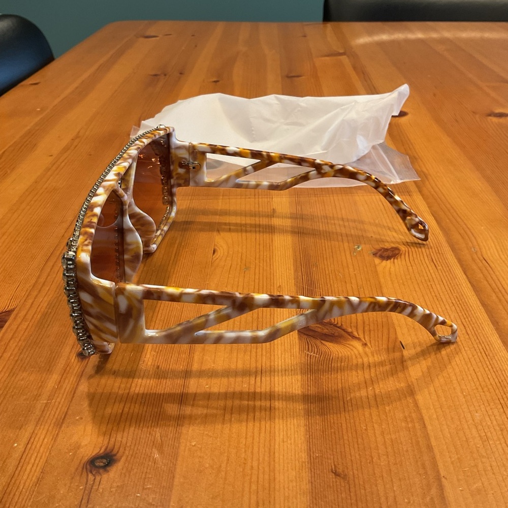 OVERSIZED SQUARE SUNGLASSES RHINESTONE EMBELLISHED BROWN LENS TORTOISE SHELL NEW - Picture 12 of 14